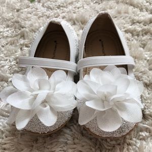 Rampage girls white glitter dress shoes